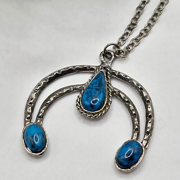 "5/$25" Silvertone Faux Turquoise Southwestern Pendant 25" Chain Necklace - Picture 4 of 8